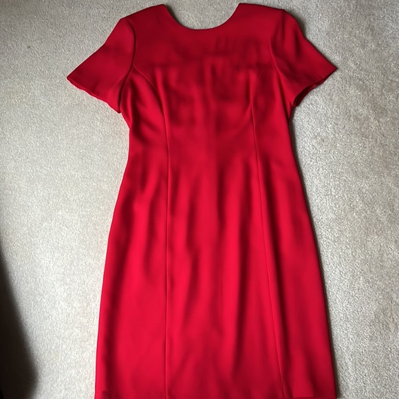 DONNA MORGAN red crepe dress with netted lace and sequin back. Faux button back. - Picture 3 of 8